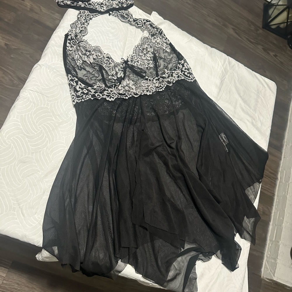 Elegant Black Lace Nightgown